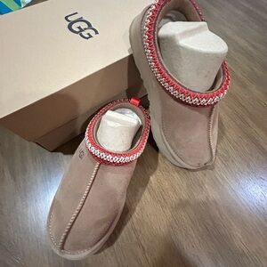 UGG Taz children size 2 chestnut